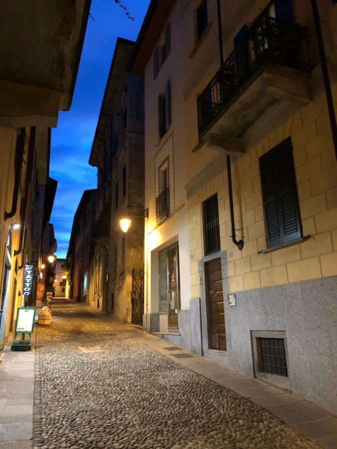 Apartmán La Via Degli Artisti Arona Exteriér fotografie
